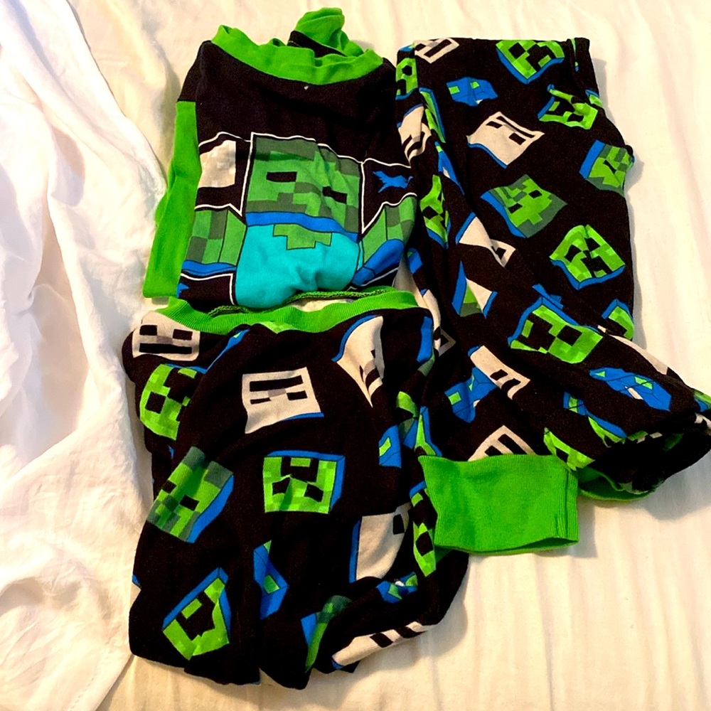 Minecraft pajama set for you minecraft kid!